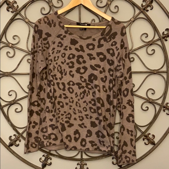 Forever 21 Tops - Brown leopard print long sleeve tee